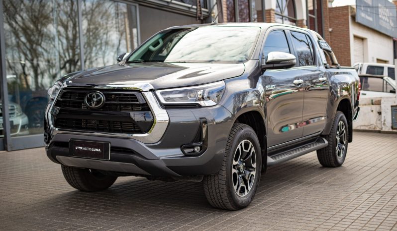 TOYOTA HILUX SRX 4X2 AT 2023 full