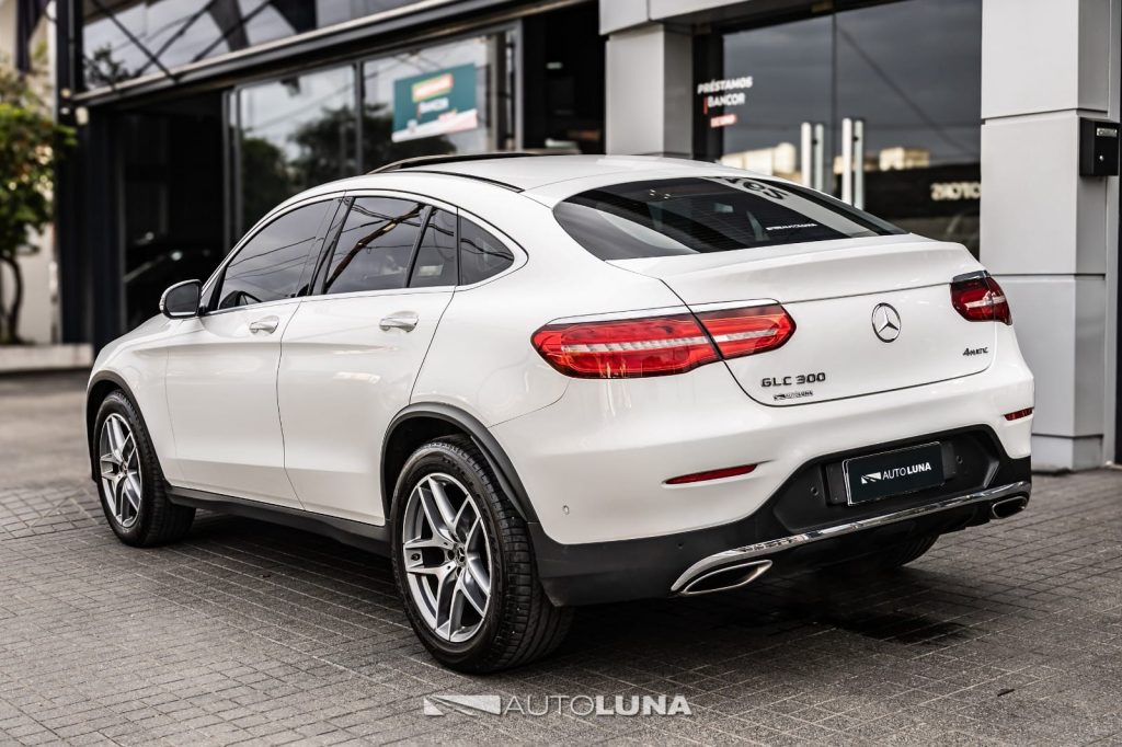Mercedes-Benz GLC 300 4MATIC AMG LINE COUPE